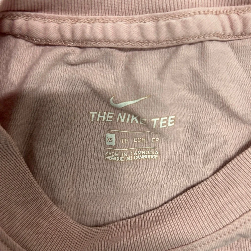 Nike T Shirt Womens XS Pink Cotton Short Sleeve Graphic Logo Athletic Casual